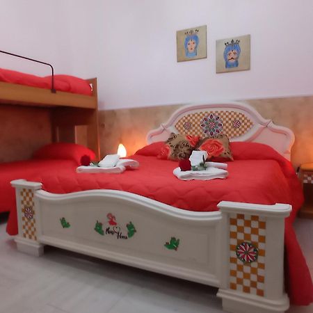Mary Home - Casa Vacanza تاورمينا الغرفة الصورة