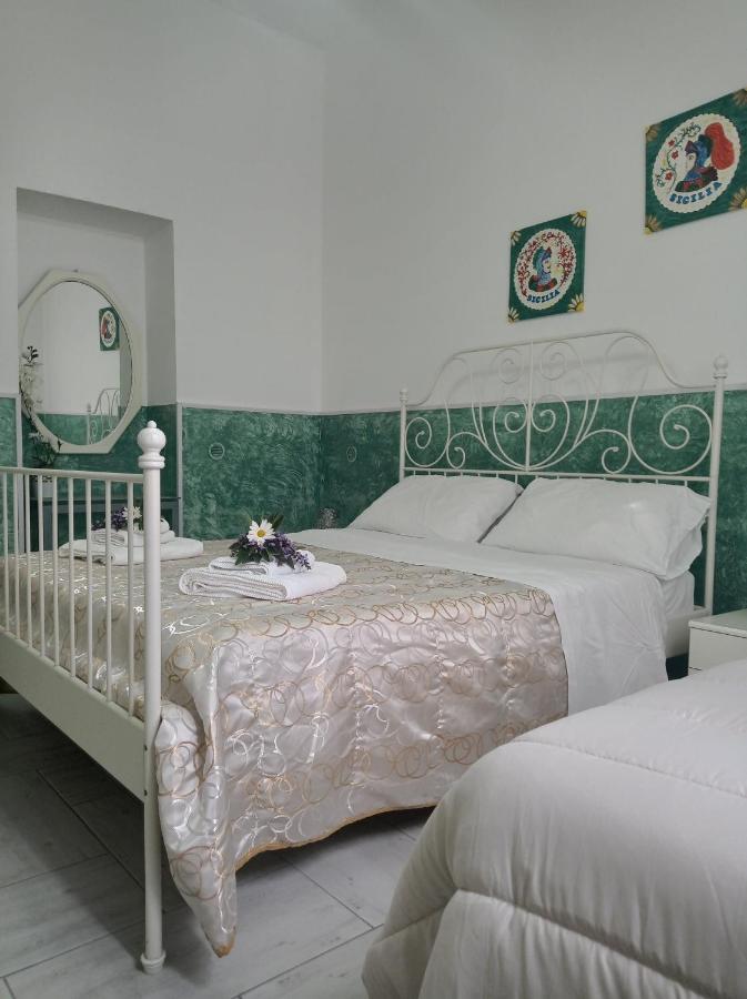 Mary Home - Casa Vacanza تاورمينا الغرفة الصورة