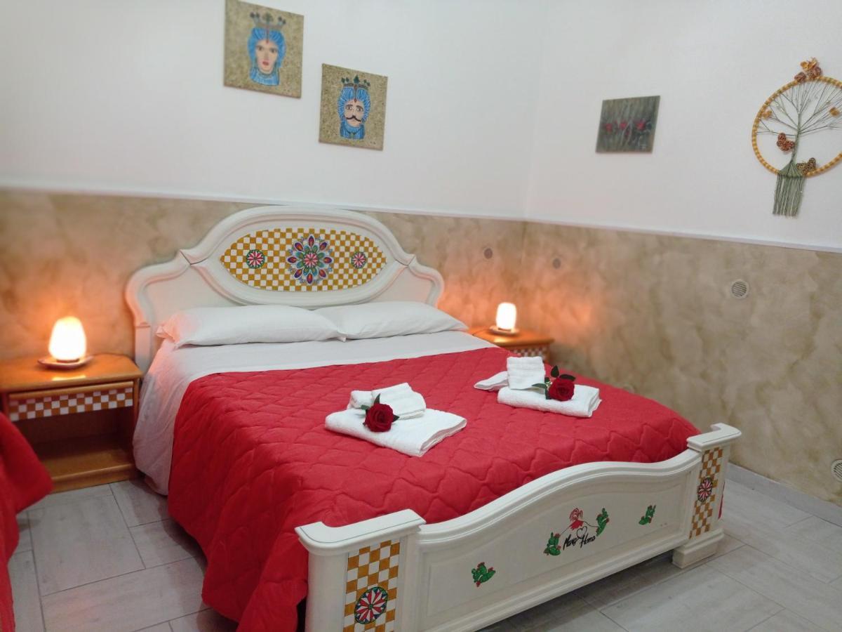 Mary Home - Casa Vacanza تاورمينا الغرفة الصورة